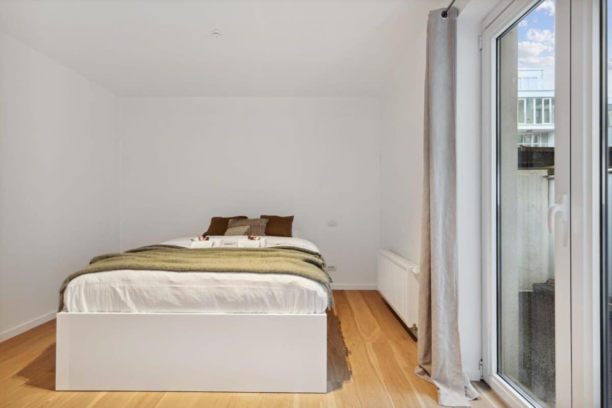 Bright Waterfront Apartment Antwerp Exterior photo